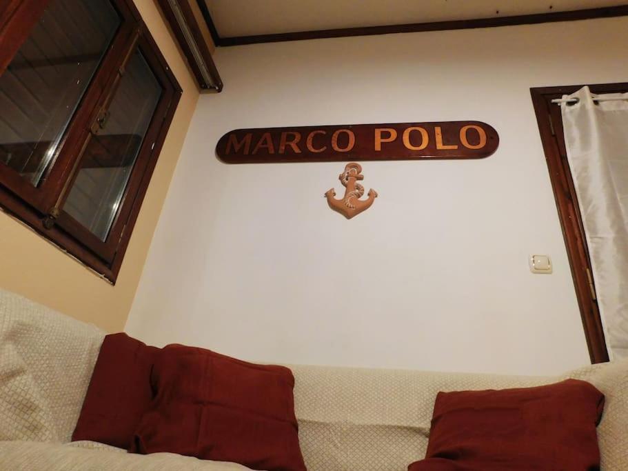 Marco Polo'S Mooring Cozy Navy House Apartman Anáviszosz Kültér fotó