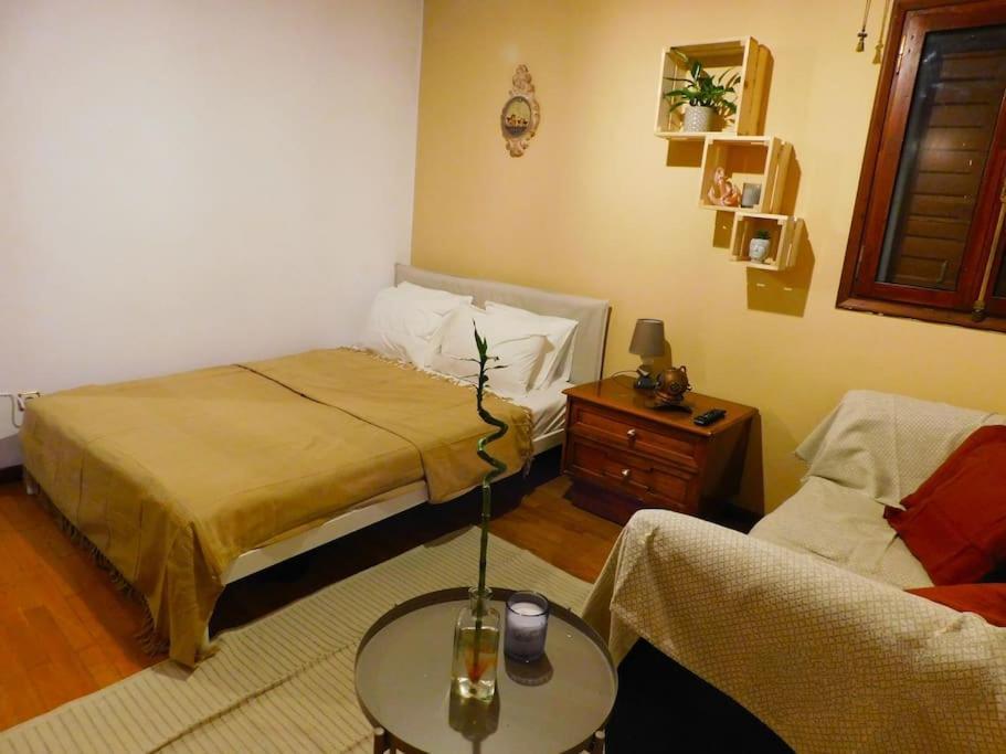 Marco Polo'S Mooring Cozy Navy House Apartman Anáviszosz Kültér fotó