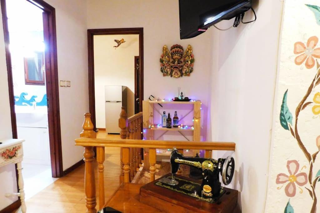 Marco Polo'S Mooring Cozy Navy House Apartman Anáviszosz Kültér fotó
