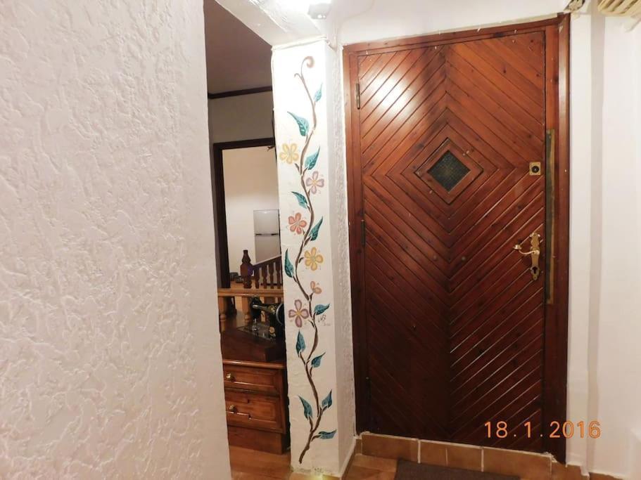 Marco Polo'S Mooring Cozy Navy House Apartman Anáviszosz Kültér fotó