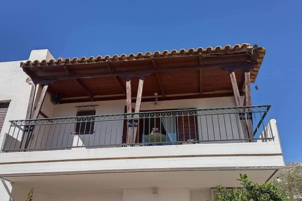 Marco Polo'S Mooring Cozy Navy House Apartman Anáviszosz Kültér fotó