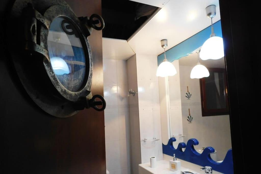 Marco Polo'S Mooring Cozy Navy House Apartman Anáviszosz Kültér fotó