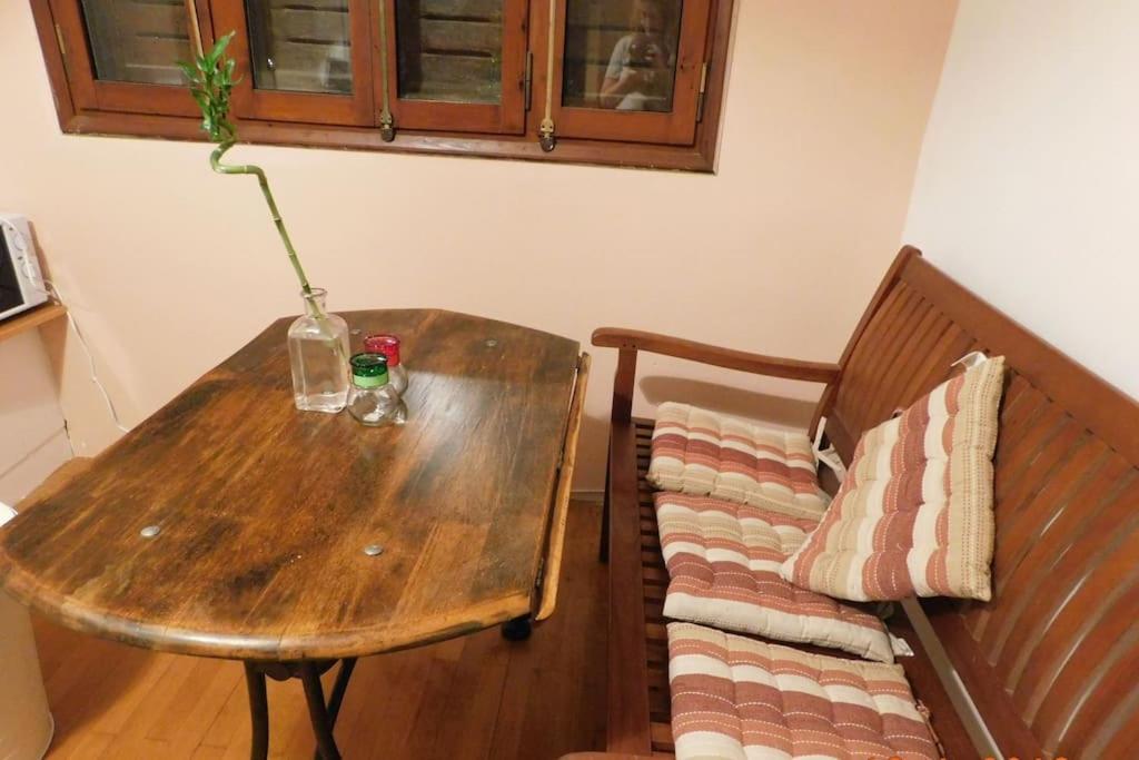 Marco Polo'S Mooring Cozy Navy House Apartman Anáviszosz Kültér fotó