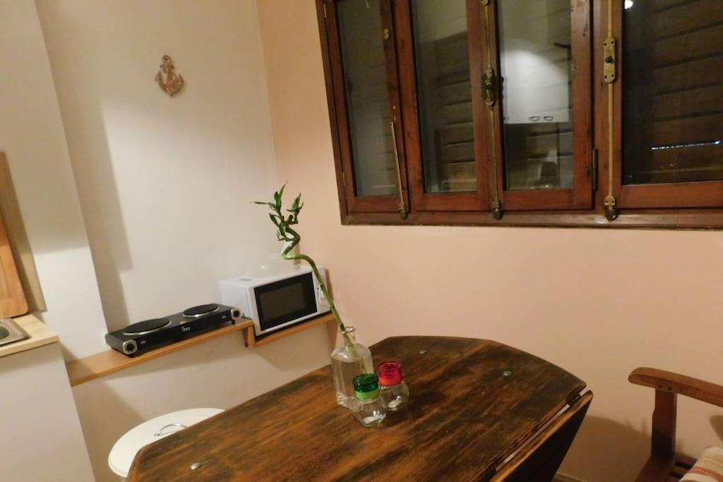 Marco Polo'S Mooring Cozy Navy House Apartman Anáviszosz Kültér fotó